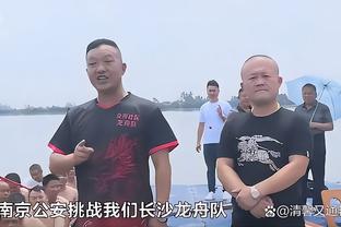 爱徒！每次文班一下场 波波老爷子就要拉着他聊两句！